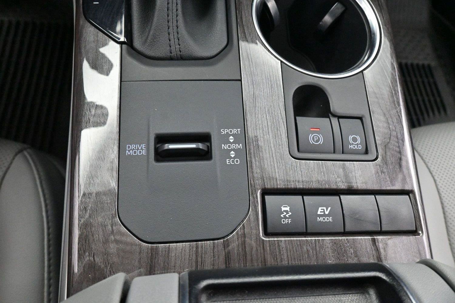 Used 2021 Toyota Highlander Limited FWD image 28