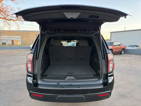 Used 2021 Chevrolet Suburban Z71 w/ Z71 Signature Package image 31