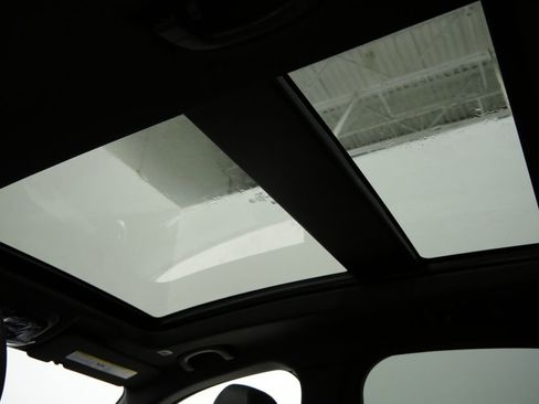 Used 2022 Alfa Romeo Stelvio Veloce image 4