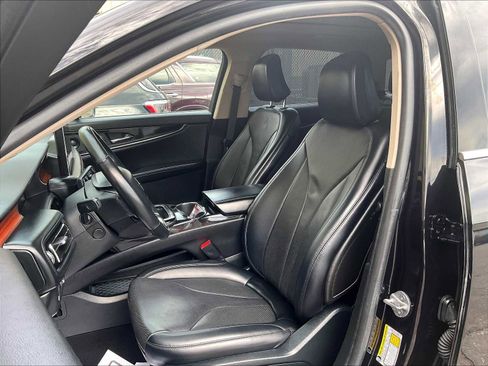 Used 2022 Lincoln Nautilus Reserve image 10