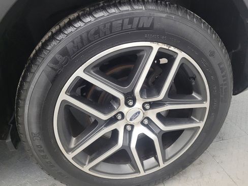 Used 2016 Ford Explorer Sport image 31