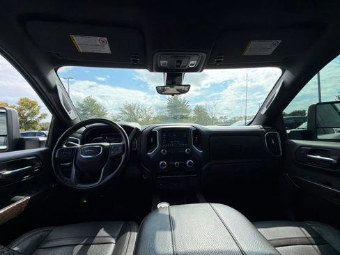 Used 2023 GMC Sierra 2500 Denali w/ Technology Package AWD/4WD image 5