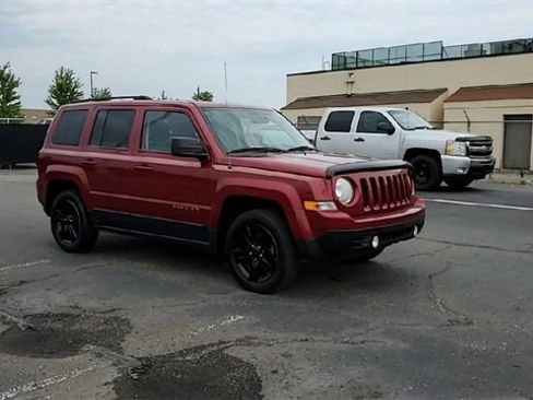 Used 2014 Jeep Patriot Latitude image 2