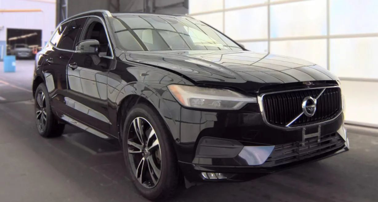 Used 2018 Volvo XC60 T6 Momentum w/ Convenience Package AWD/4WD image 2