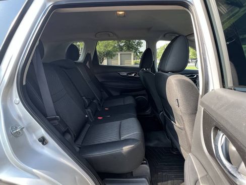 Used 2018 Nissan Rogue SV w/ Premium Package AWD/4WD image 29