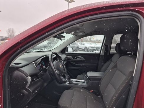 Used 2020 Chevrolet Traverse LT image 5