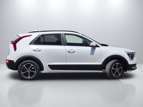 New 2026 Kia Niro EX FWD image 3