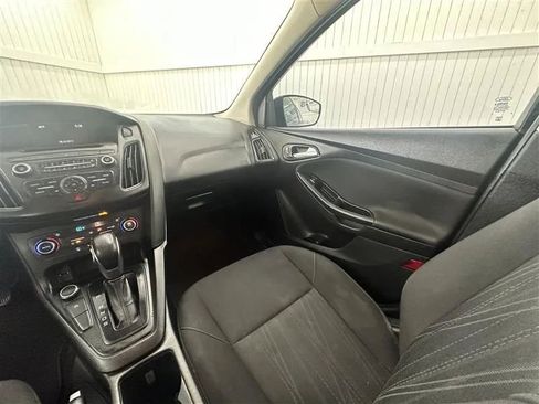 Used 2017 Ford Focus SE image 17