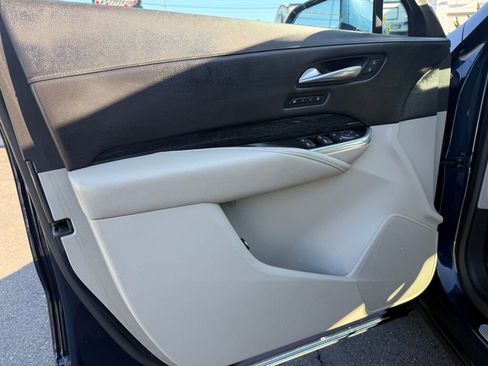 Used 2019 Cadillac XT4 Premium Luxury w/ Cold Weather Package image 9