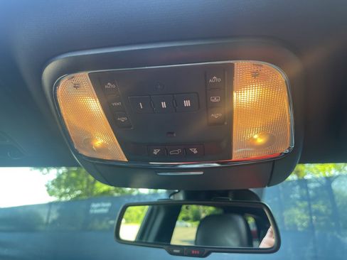 Used 2015 Jeep Grand Cherokee High Altitude AWD/4WD image 14