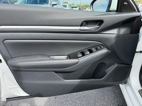 New 2025 Nissan Altima 2.5 SL image 10