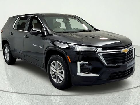 Used 2023 Chevrolet Traverse LS FWD image 7