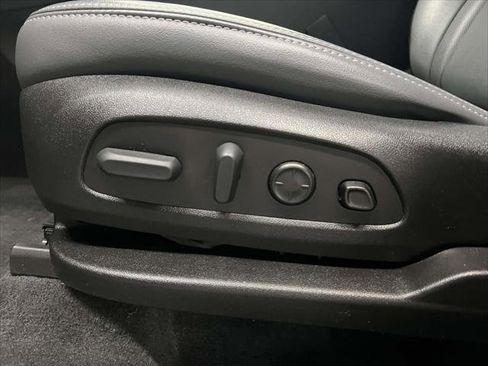 Certified 2022 Buick Enclave Premium w/ Experience Buick Package image 21