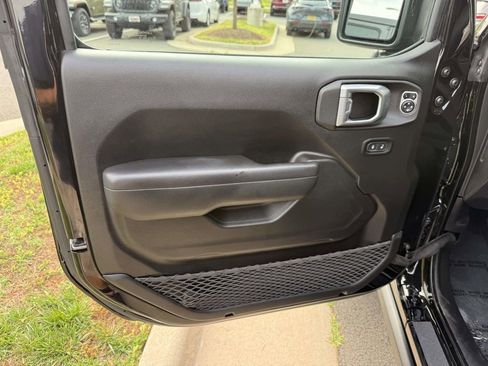 Used 2024 Jeep Wrangler Unlimited Sport AWD/4WD image 33