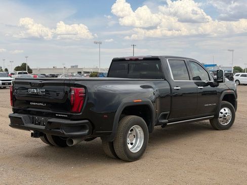 Used 2024 GMC Sierra 3500 Denali Ultimate AWD/4WD image 3