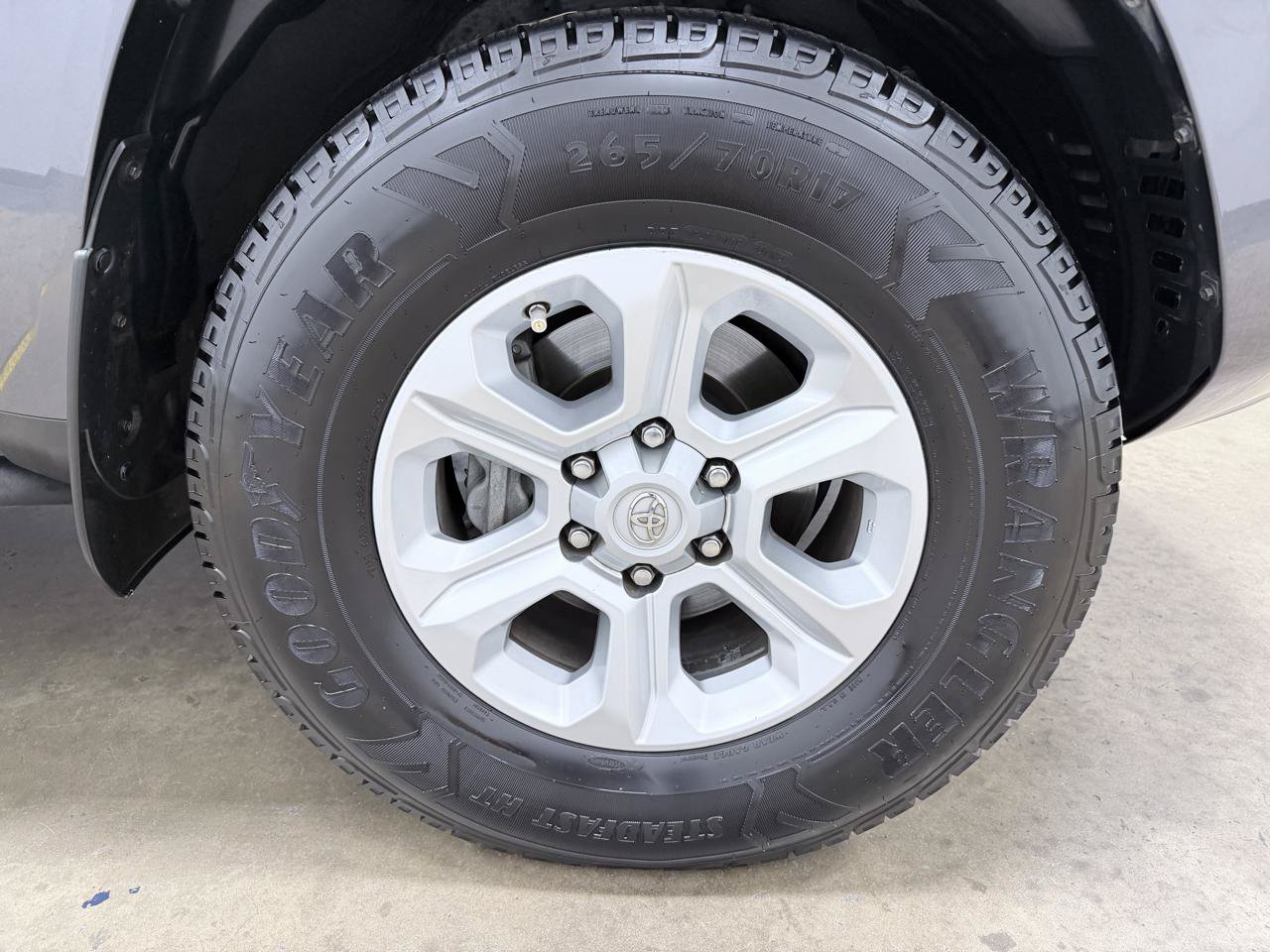 Used 2017 Toyota 4Runner SR5 RWD image 11