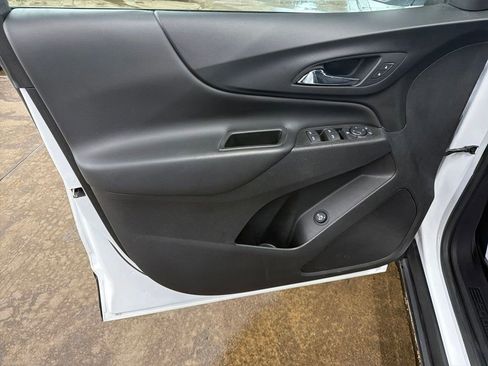 Used 2022 Chevrolet Equinox LT image 11