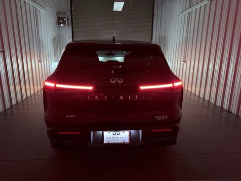 Certified 2025 INFINITI QX60 Pure FWD image 9