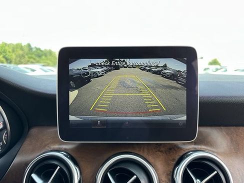 Used 2019 Mercedes-Benz GLA 250 w/ Premium Package image 21