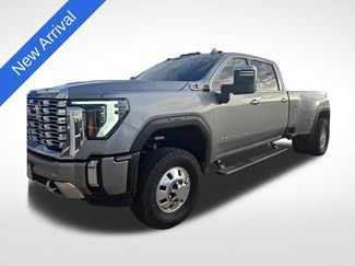 Used 2025 GMC Sierra 3500 Denali w/ Denali Reserve Package AWD/4WD video 1