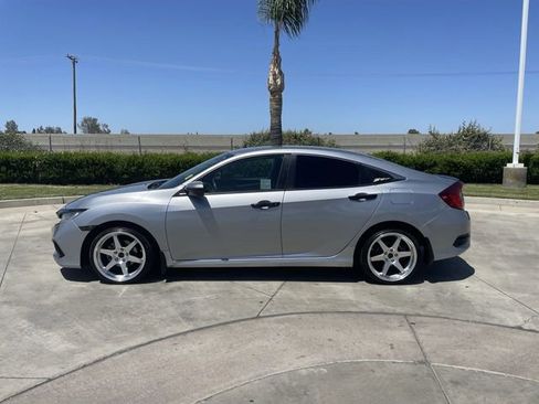 Used 2019 Honda Civic Sport image 5