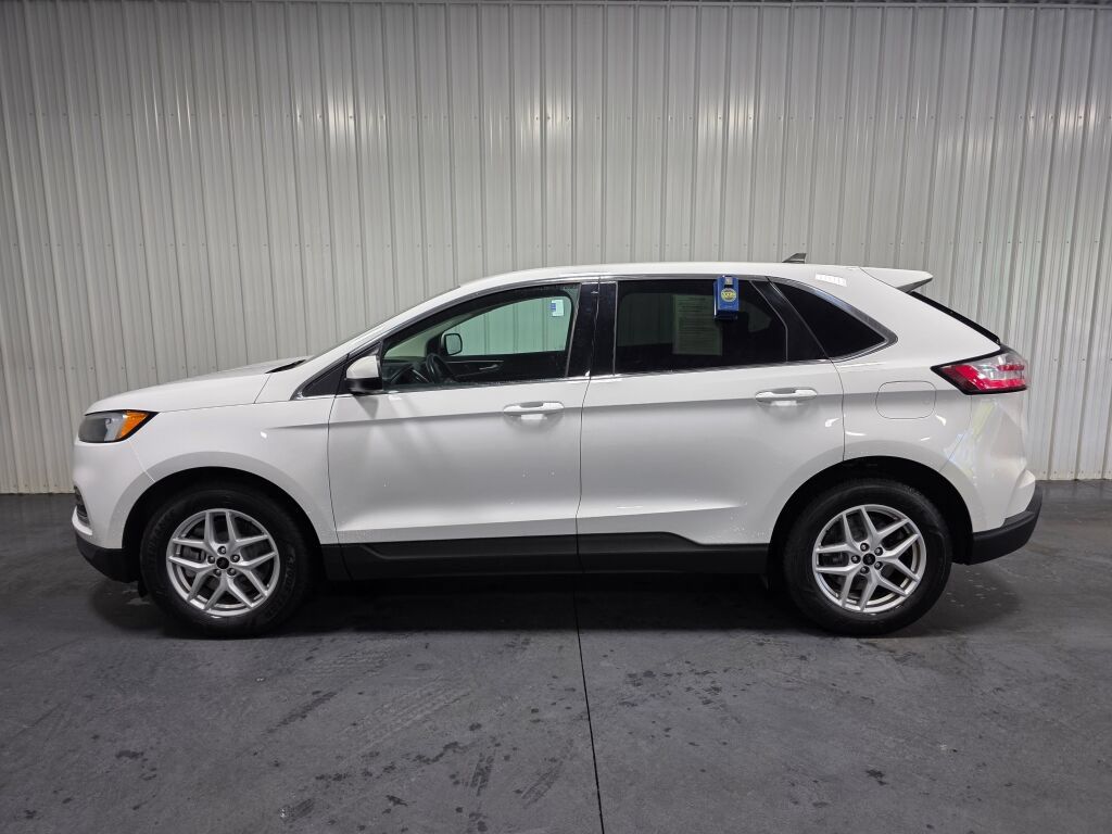 Used 2023 Ford Edge SEL w/ Convenience Package AWD/4WD image 4