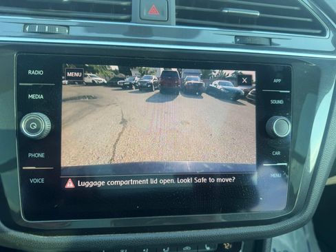 Used 2019 Volkswagen Tiguan SE w/ Panoramic Sunroof Package AWD/4WD image 18