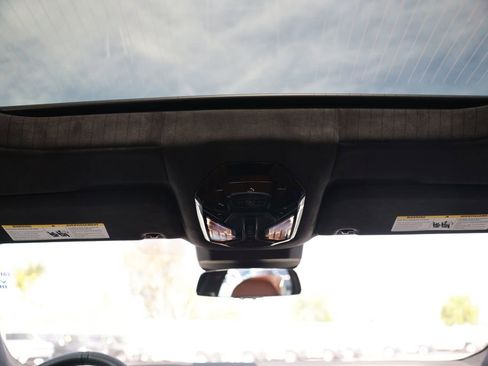 Used 2025 BMW i7 M70 w/ Executive Package image 31