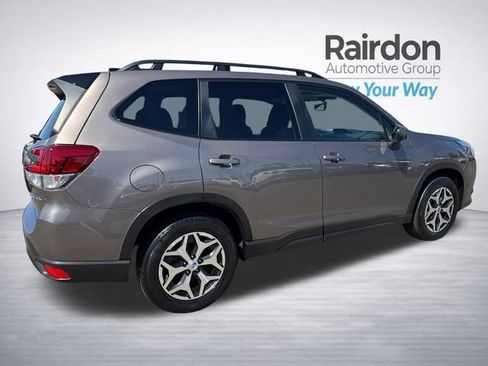 Used 2024 Subaru Forester Premium AWD/4WD image 7