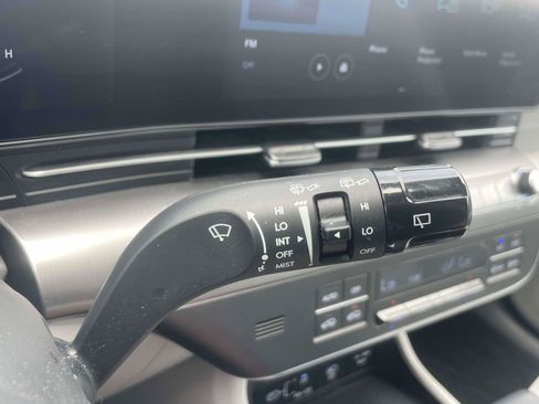 Used 2024 Hyundai Kona SEL AWD/4WD image 24