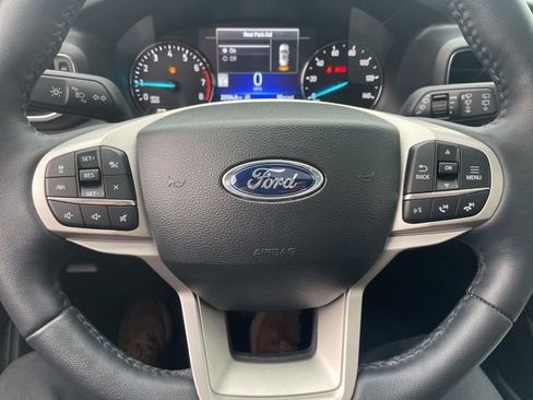 Used 2023 Ford Explorer XLT w/ Equipment Group 202A AWD/4WD image 14
