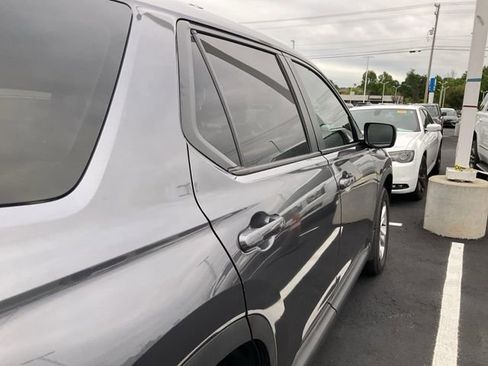 Used 2023 Honda Pilot LX image 6