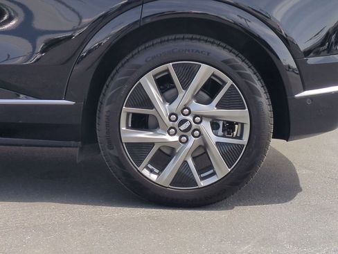 New 2026 Cadillac Optiq Luxury 1 image 36