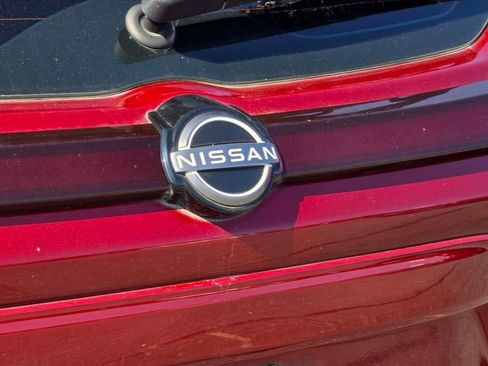 Used 2023 Nissan Kicks SR FWD image 13