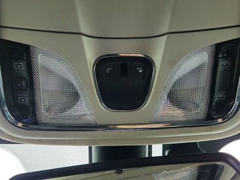 Used 2018 Jeep Cherokee Limited image 19