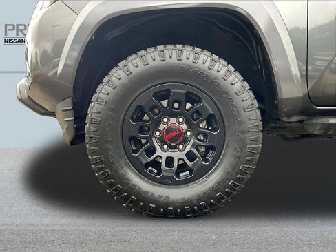 Used 2022 Toyota Tacoma SR5 w/ Technology Package RWD image 36