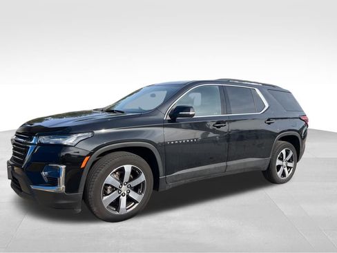 Used 2023 Chevrolet Traverse LT w/ LT Premium Package image 12