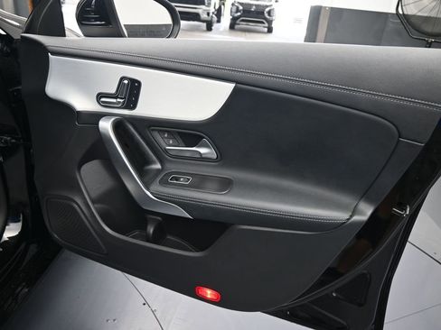 Used 2025 Mercedes-Benz CLA 250 image 47