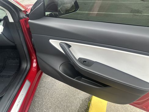 Used 2019 Tesla Model 3 Long Range image 31