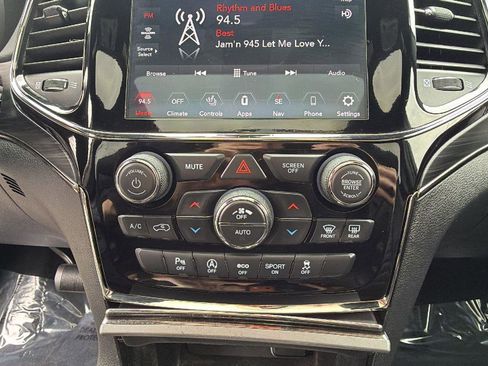 Used 2020 Jeep Grand Cherokee Limited X image 21