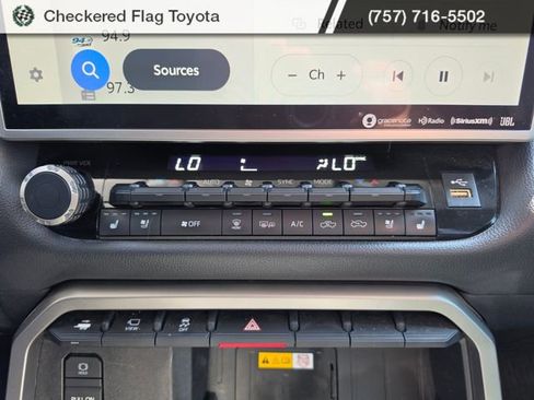 Used 2024 Toyota Tundra Limited image 19