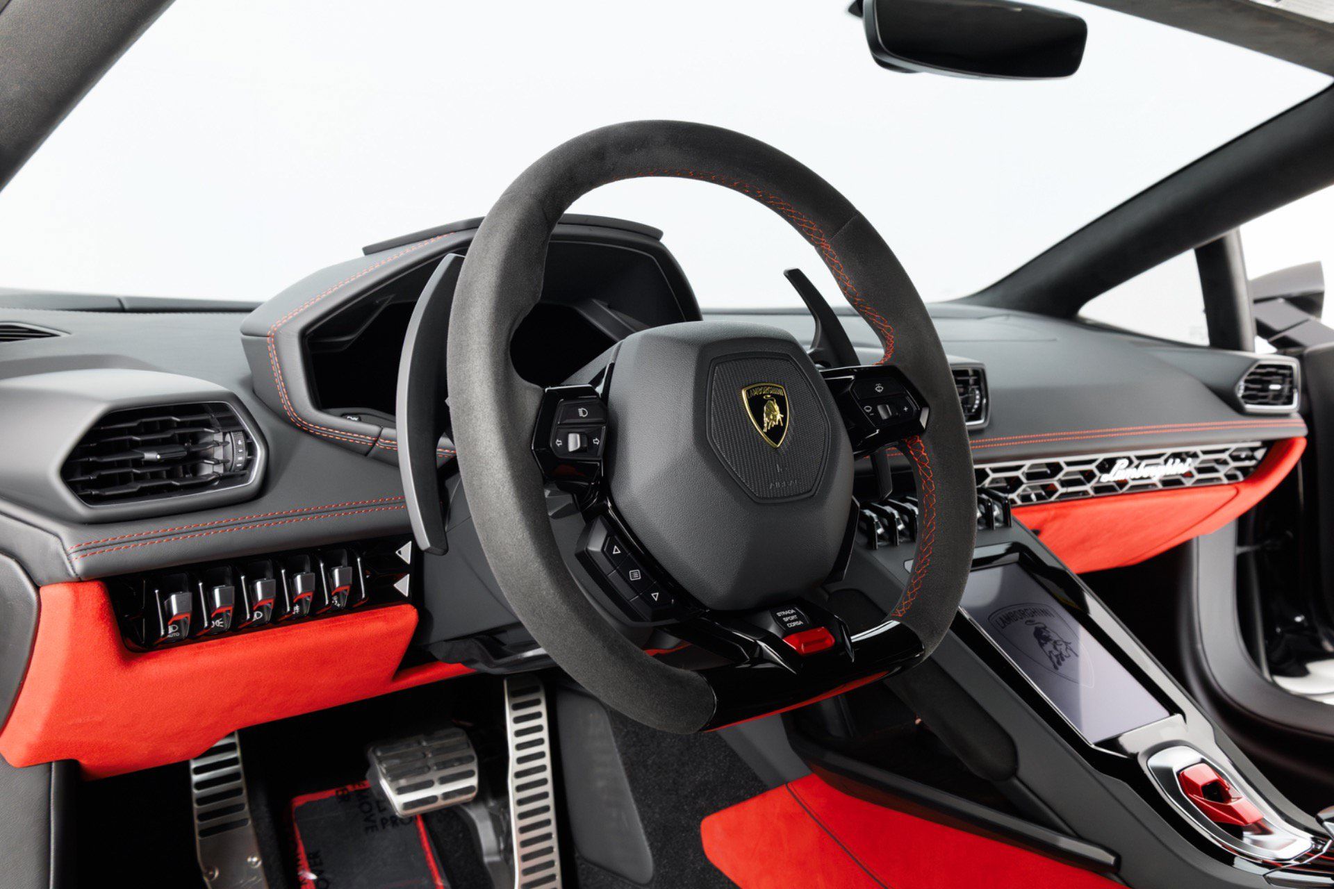 Used 2023 Lamborghini Huracan EVO RWD image 19