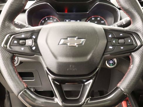 Used 2023 Chevrolet TrailBlazer RS w/ Sun and Liftgate Package image 12