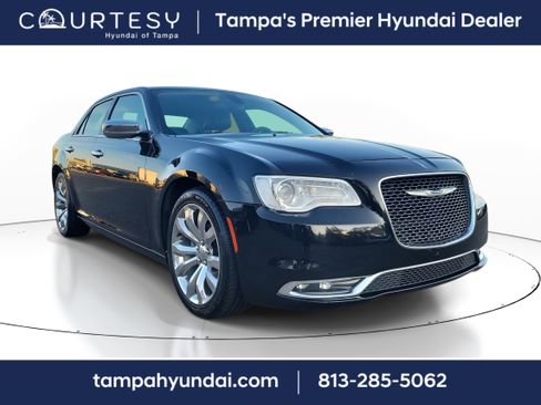 Used 2019 Chrysler 300 Limited image 2