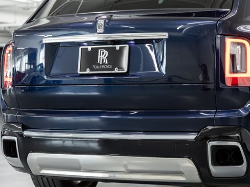 Certified 2025 Rolls-Royce Cullinan AWD/4WD image 24