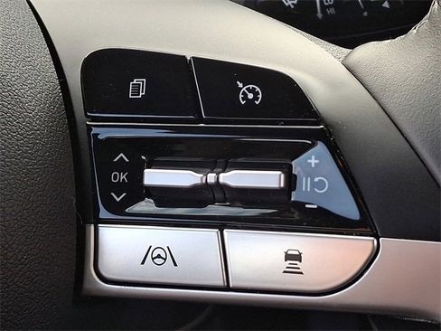 Used 2021 Hyundai Elantra SEL w/ Convenience Package image 20