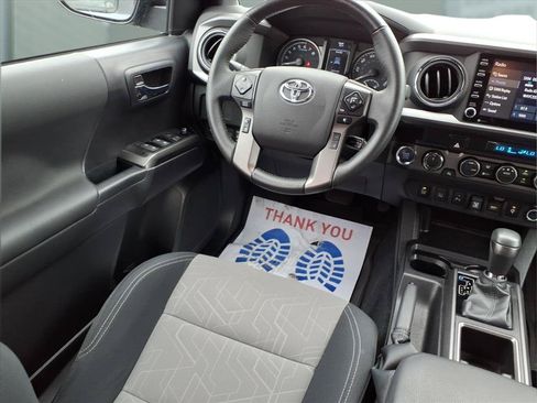 Used 2023 Toyota Tacoma TRD Sport w/ Technology Package AWD/4WD image 19