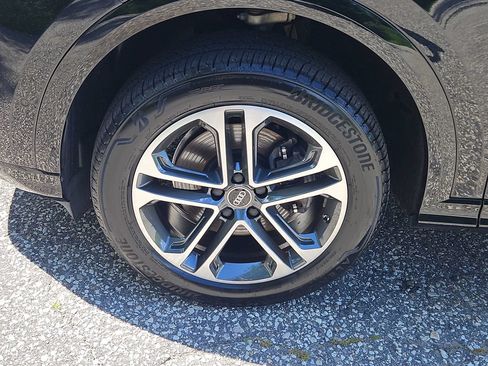 Certified 2025 Audi Q5 Premium w/ Convenience Package AWD/4WD image 2