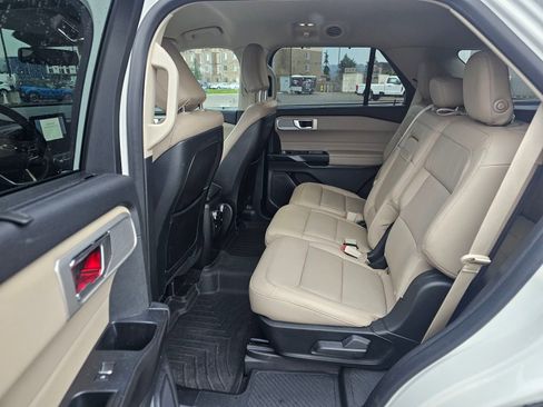Used 2020 Ford Explorer Limited image 11