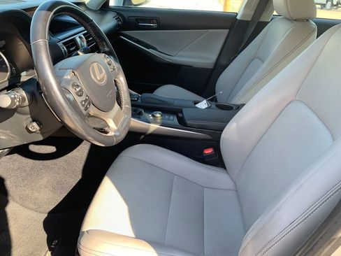 Used 2016 Lexus IS 300 AWD image 11